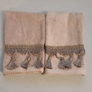 Set of 2 Brown Hand Towels With Tassel Details